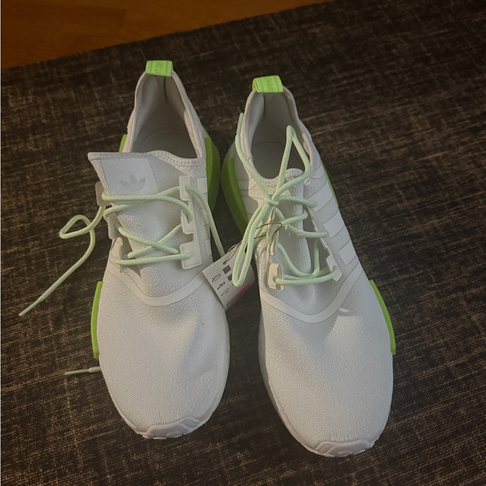 Adidas NMD R1 - Picture 2 of 4